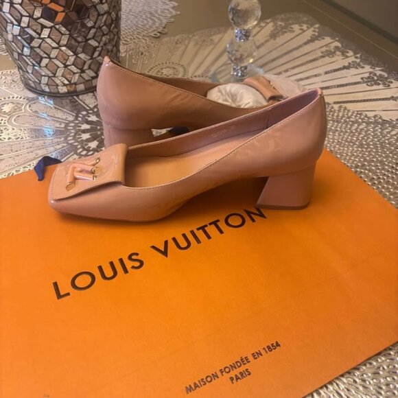 Shoes - LV Very Comfortable and Stylish Pumps